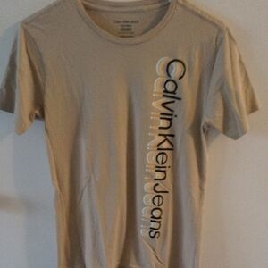 🦋BOYS CALVIN KLEIN JEANS T-SHIRT 🦋